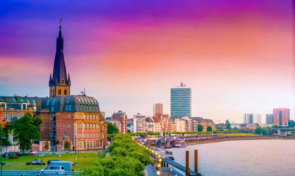 Bhoomi Meeda Manamu Ekkada Bradakaali భూమి మీద మనము ఎక్కడ బ్రదకాలి Where should we live on earth Sutotal